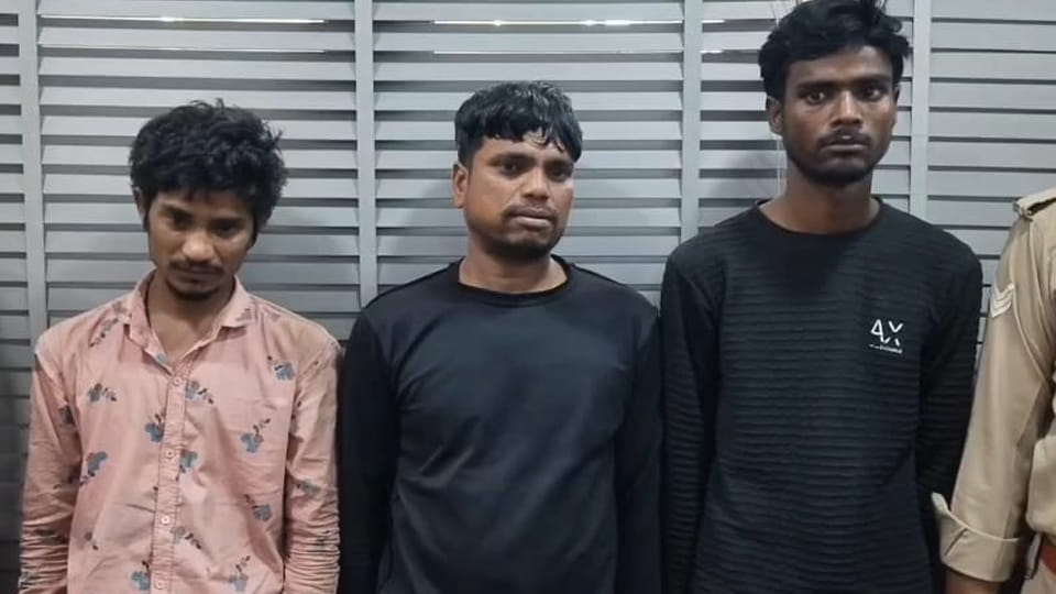 Kanpur: Gang involved in recce theft from pickup busted, three arrested