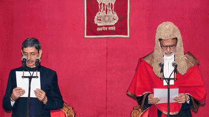 West Bengal Governor RN Ravi Swearing In Calcutta High Court Chief Justice Sujoy Paul hindi news Updates