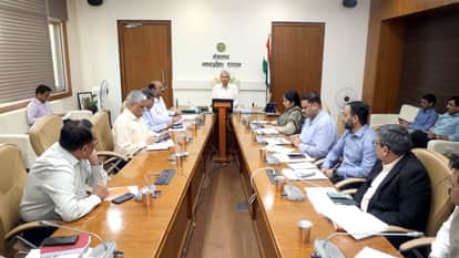 MP News: CS holds meeting with collectors regarding gas supply, directs them to stop rumours and strengthen th