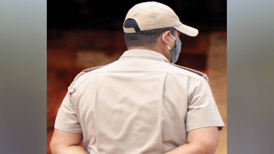 constable committed heinous act against woman under pretext of marriage but is now denying it In Gonda