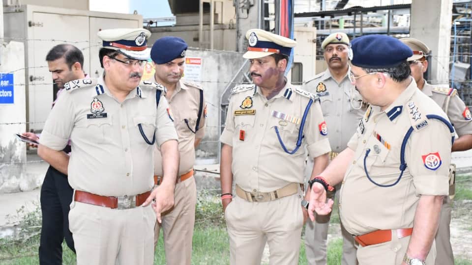 Accused Shouts Abuses Lures Victims Out of Office and Fire HPCL Plant Manager and Deputy Manager Murdered