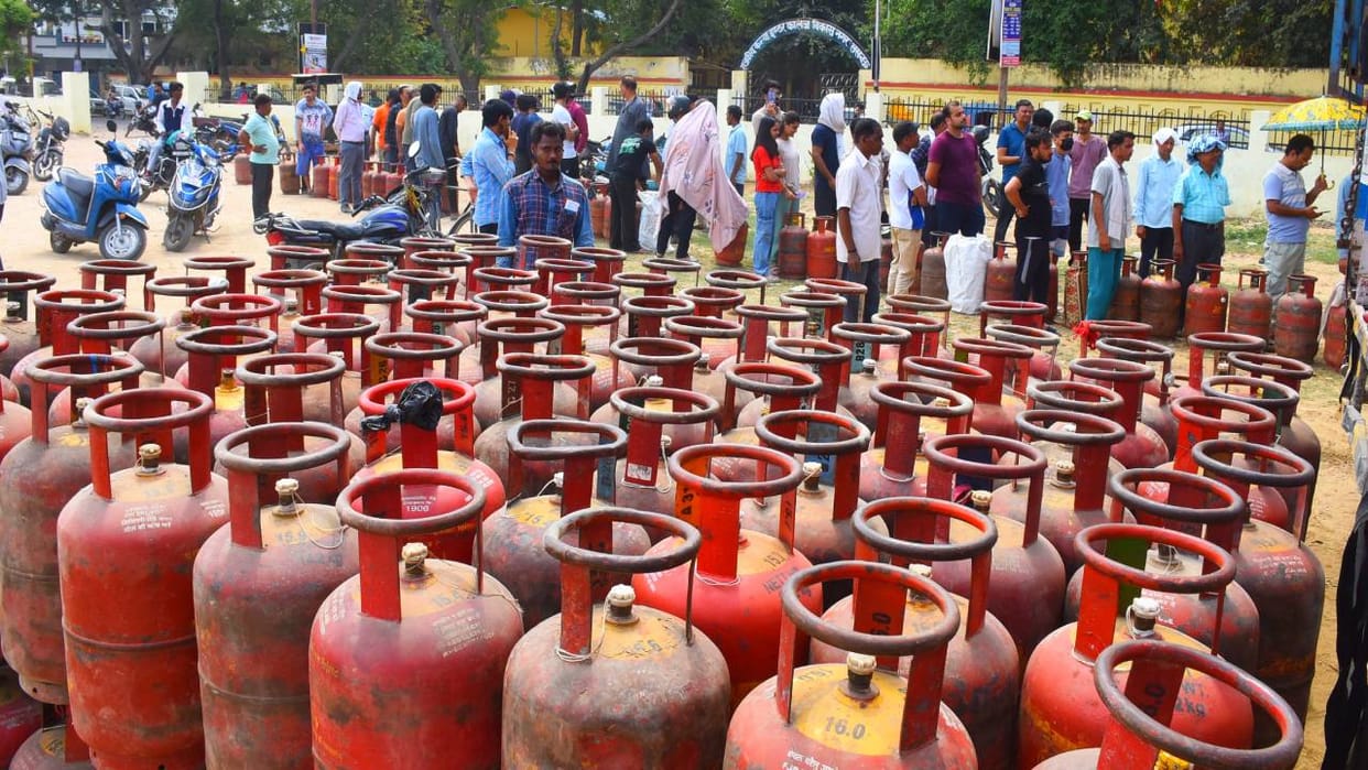 Public hardships will worsen, bookings will be made after 35 days if there are double cylinders.