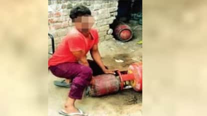 Lucknow: People are crying for gas cylinders, those responsible for supply are sleeping.