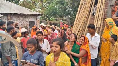 घटना के बाद रोते-बिलखते परिजन