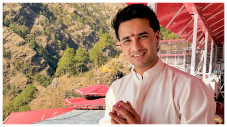 क्रिकेट: टी20 विश्व कप जीत के बाद अभिषेक शर्मा ने किए वैष्णो देवी दर्शन क्रिकेट: टी20 विश्व कप जीत के बाद अभिषेक शर्मा ने किए वैष्णो देवी दर्शन - HeadlinesNow Hindi News