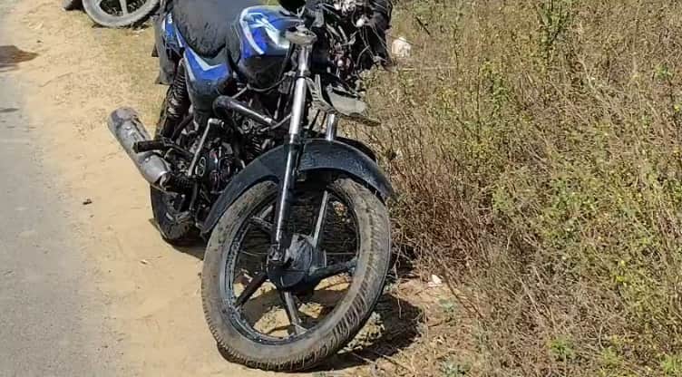 car hit a couple riding bike and fell into canal In Bulandshahr