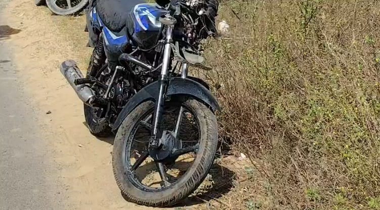 car hit a couple riding bike and fell into canal In Bulandshahr
