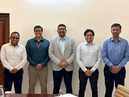 MP News: Five former Indore collectors together in Delhi, P. Narhari shares photo, calling it a 'surprising' c