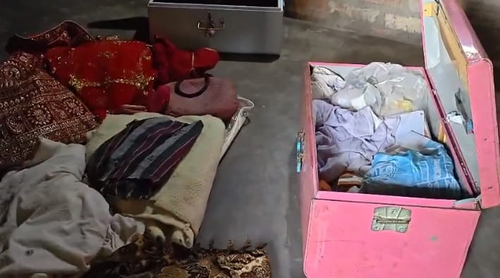 Kanpur Family members slept soundly while cunning thieves made off with jewelry worth lakhs