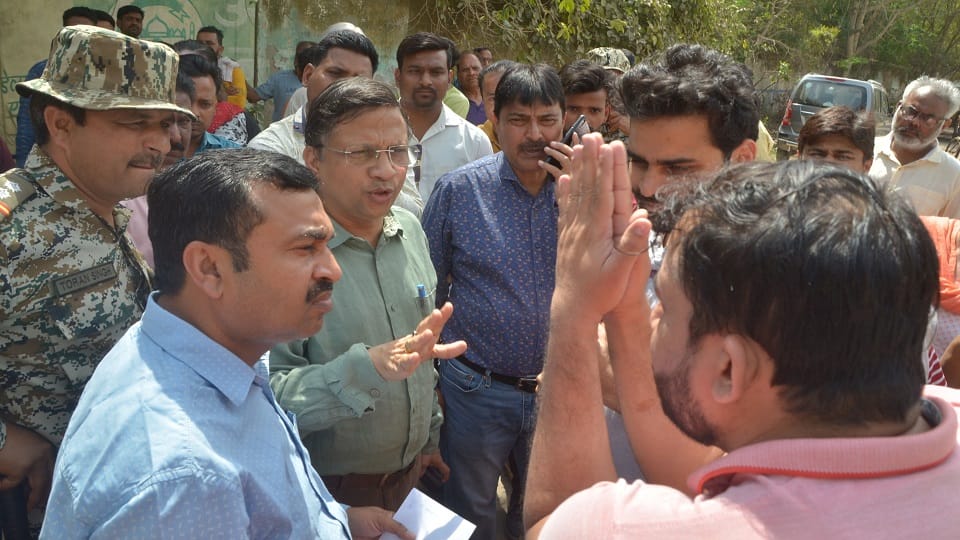 Uproar over burning of garbage in Agra