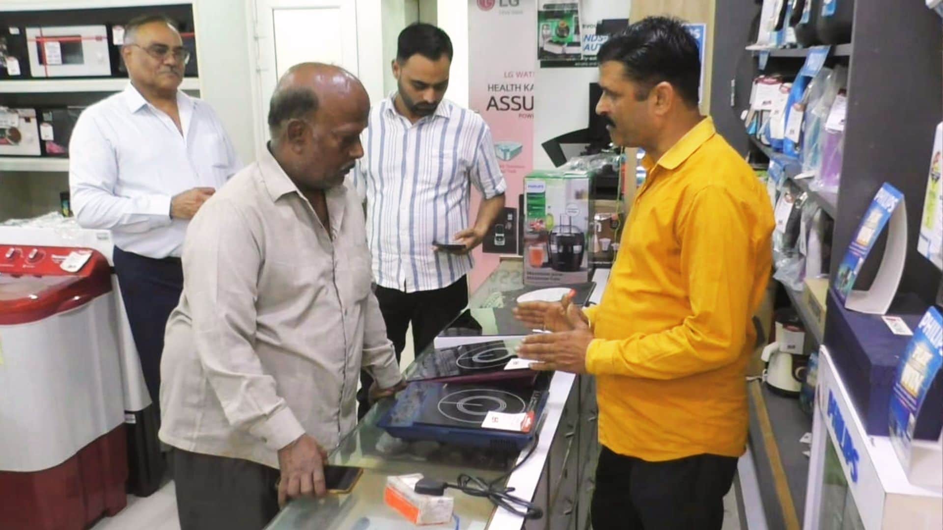 LPG Cylinder Gas Crisis in Varanasi Food cooked over open fires in hotels monasteries community kitchens