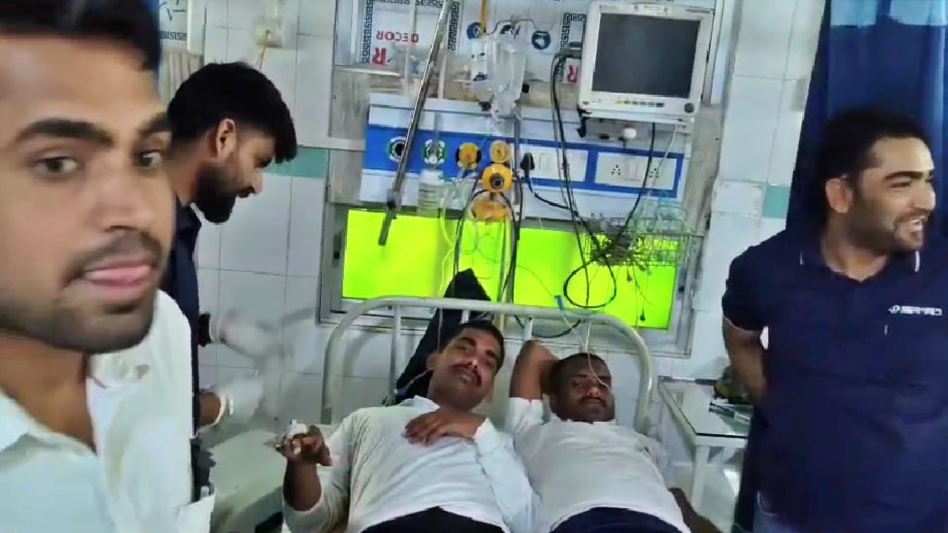 अस्पताल में भर्ती पुलिस जवान