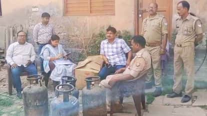 Cylinder Refilling Underway Racket Exposed SDM Conducts Raid Seizes Pickup Truck Refilling Equipment