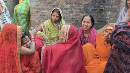 Former Village Head Wife Died After Coming into Contact with Electric Fence Current in ballia