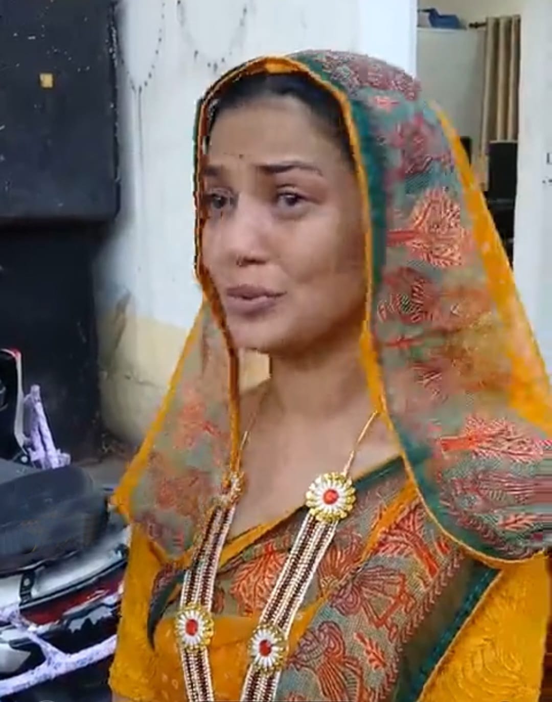 सीमा कोहेफिजा थाने में पुलिस के सामने रखी अपनी बात।