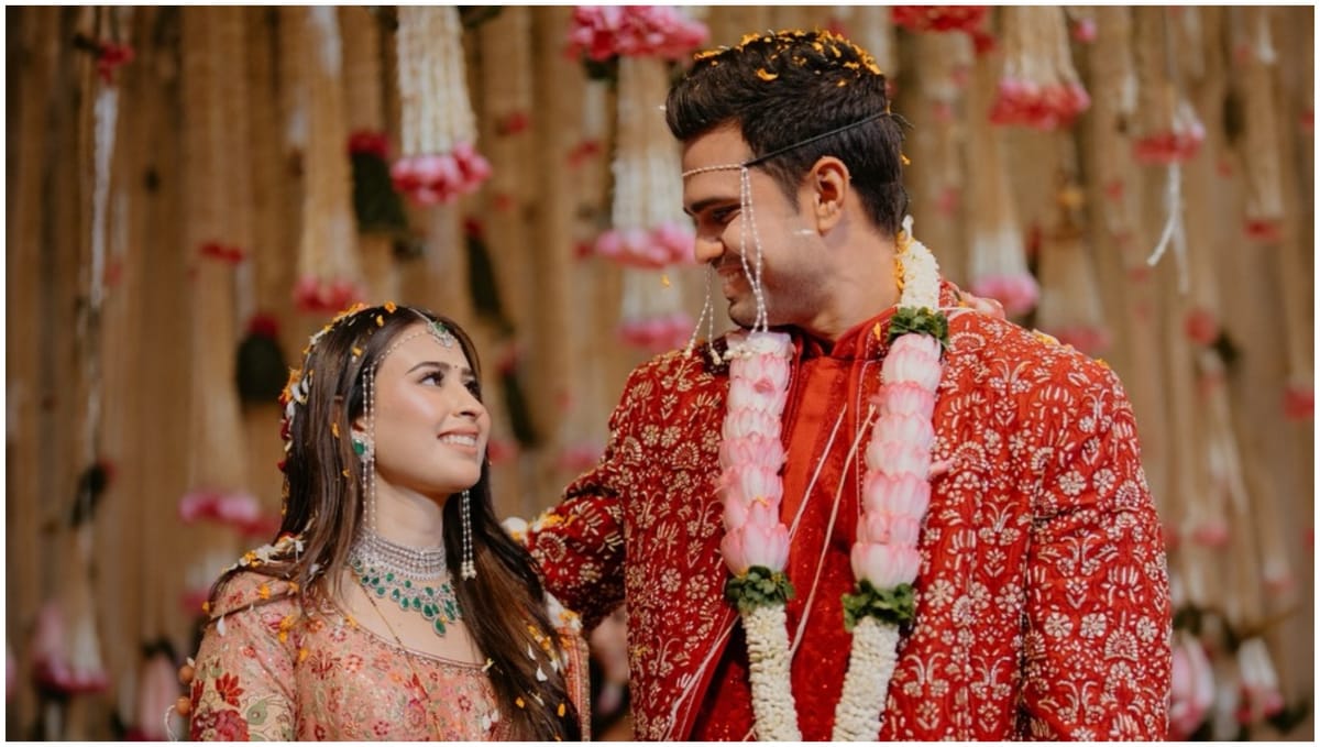 Arjun Tendulkar-Saaniya Chandok: शादी की यादों में डूबीं सानिया, अर्जुन तेंदुलकर संग शेयर कीं पसंदीदा तस्वीरें