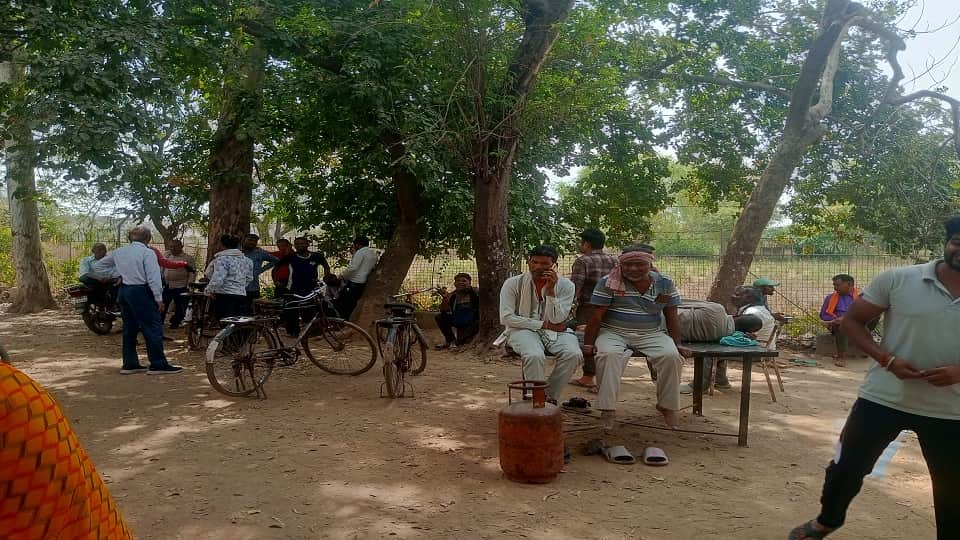 उपभोक्ता हो रहे परेशान