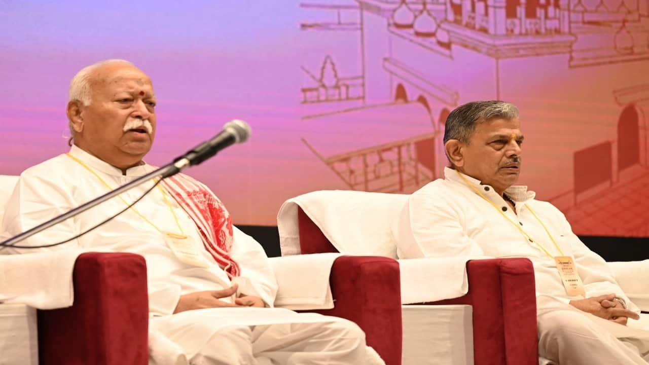 अखिल भारतीय प्रतिनिधि सभा की बैठक को संबोधित करते सरसंघचालक डॉ. मोहन भागवत