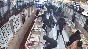 california jewelry store robbery indian american owner kumar jewellers million dollar heist viral video news i