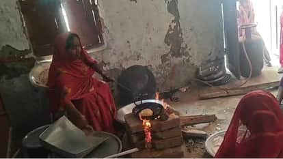 gas cylinder shortage impact reached kitchens of council schools in Ghazipur