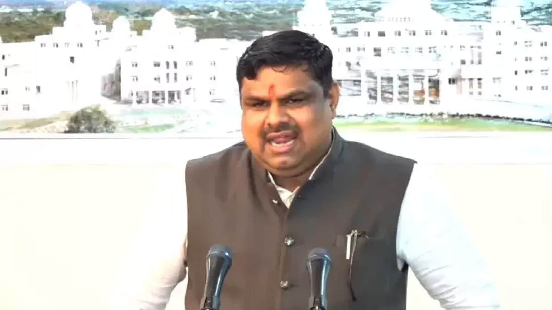 स्कूल शिक्षा मंत्री गजेंद्र यादव