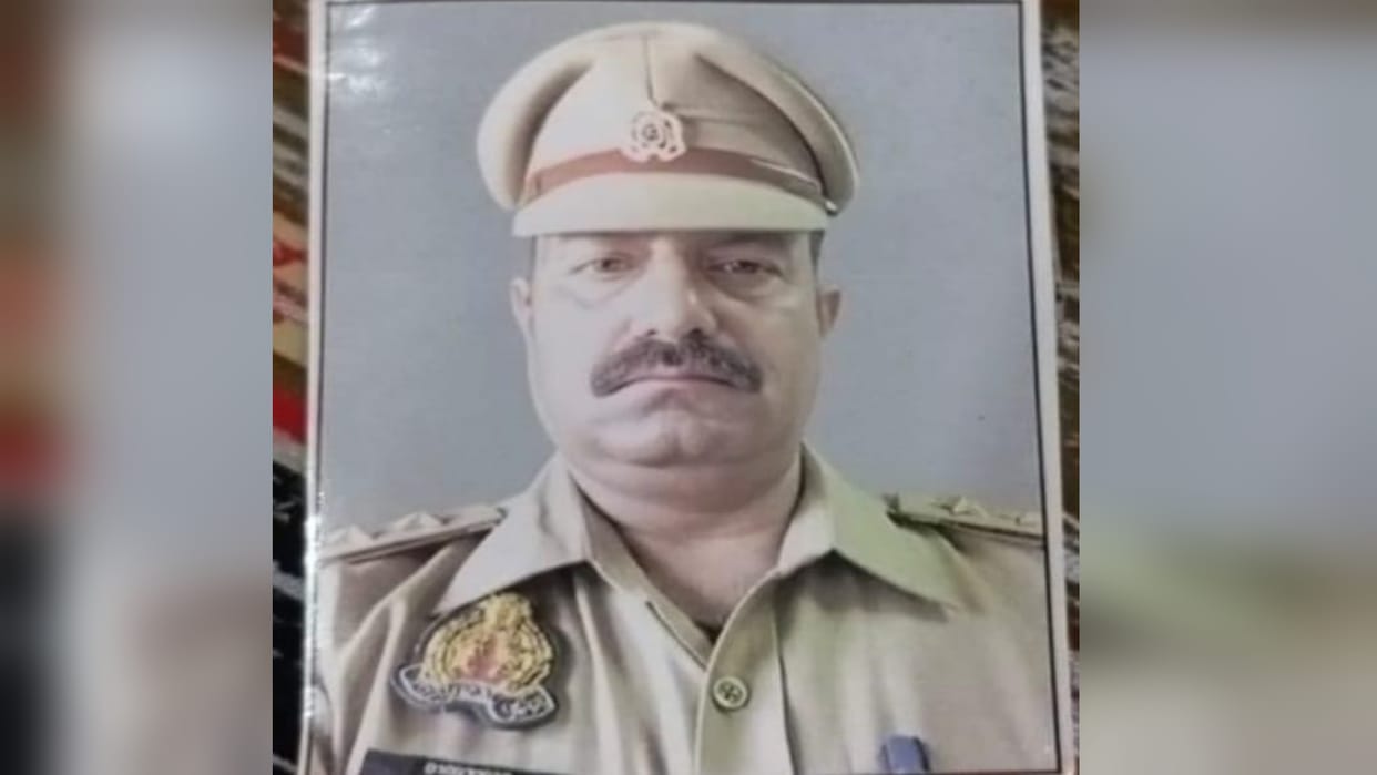 Sub-inspector posted at Colonelganj police station dies, last salute given in police line