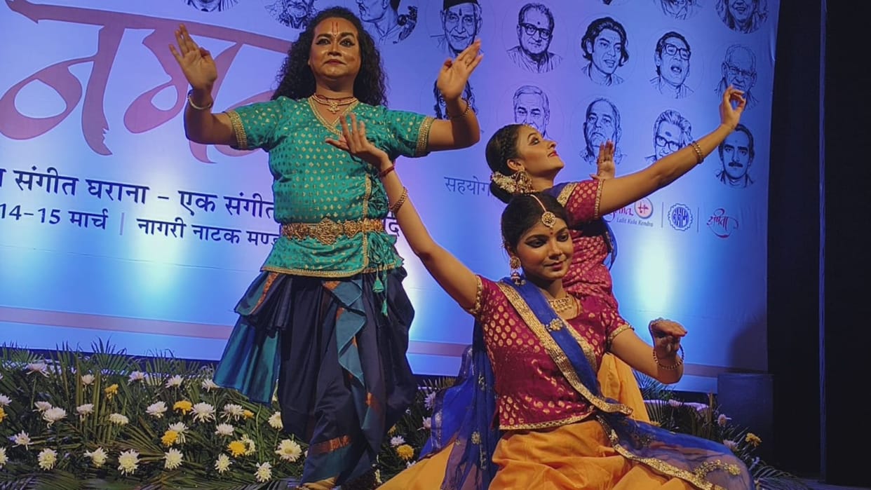 Jugalbandi of violin in Malkaunsh rain on Kathak in varanasi