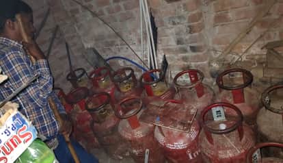 Auraiya Major Action by Police and Supply Department 36 Empty Cylinders and 835 Liters of Diesel Recovered