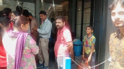 Four days stock of gas cylinders in the state