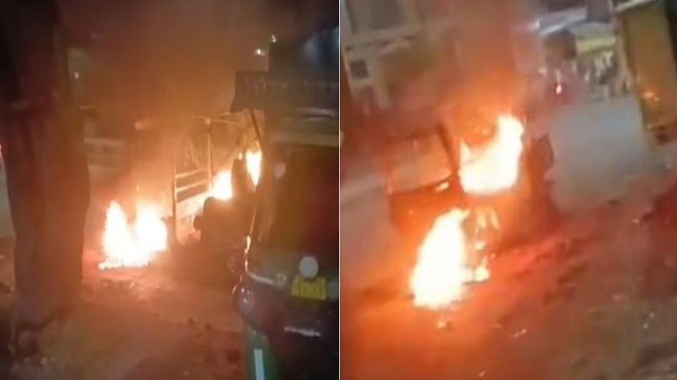 LPG cylinder catches fire at auto in Agra