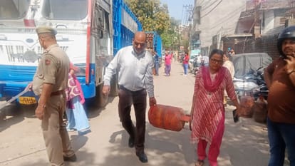 Four days stock of gas cylinders in the state