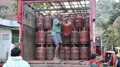 LPG Crisis Cylinder Shocks Sour Taste of Banaras Wedding Menus Cut Back Amidst Growing Hardship