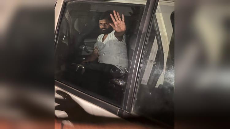 Kaushambi : दिल्ली पुलिस ने कांग्रेस नेता को उठाया, सोशल मीडिया पर पीएम मोदी के खिलाफ की थी आपत्तिजनक टिप्पणी