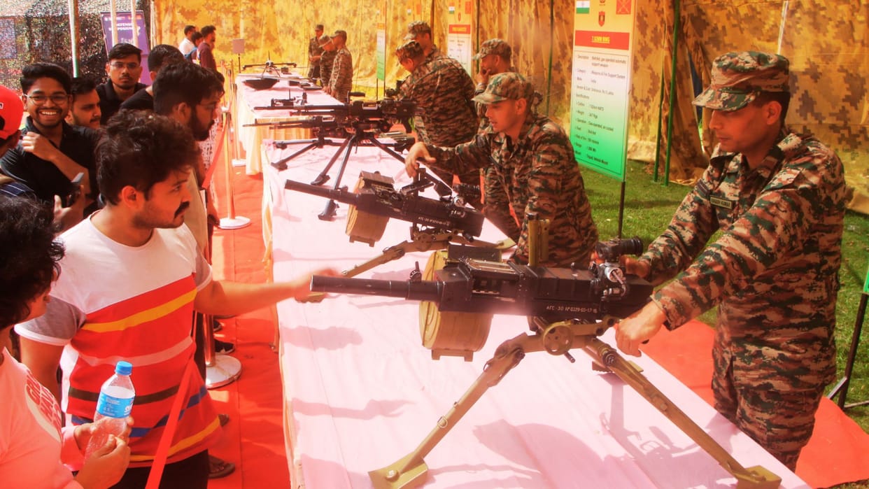 Technex 1,600-Megapixel Cameras in 33-Gram Helicopter Silent Live Streaming of Enemies