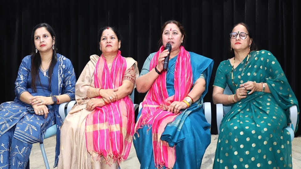 MCD Standing Committee Chairperson Satya Sharma participated in Amar Ujala Samvad