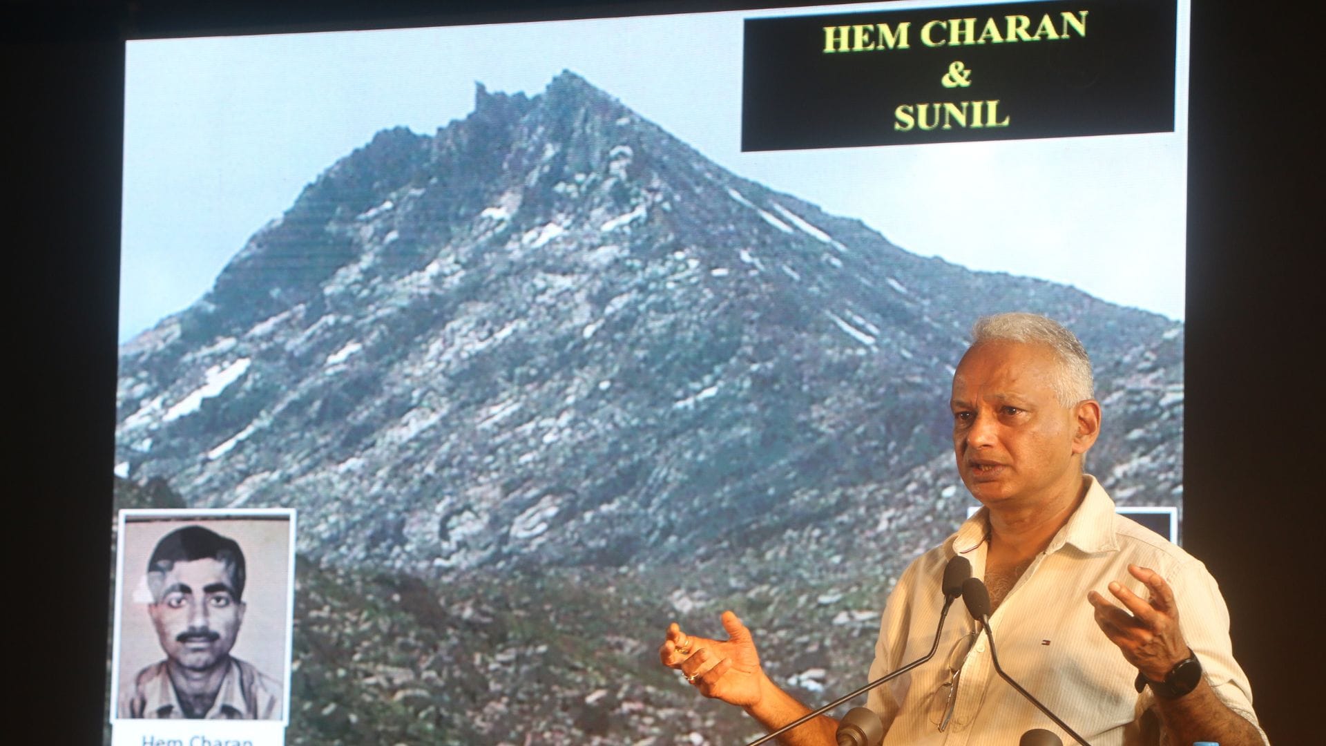 Technex 1,600-Megapixel Cameras in 33-Gram Helicopter Silent Live Streaming of Enemies