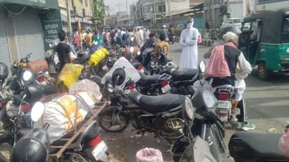 Scramble for Domestic Gas Cylinders in Haryana: Long Queues Since Morning; People Returning Disappointed