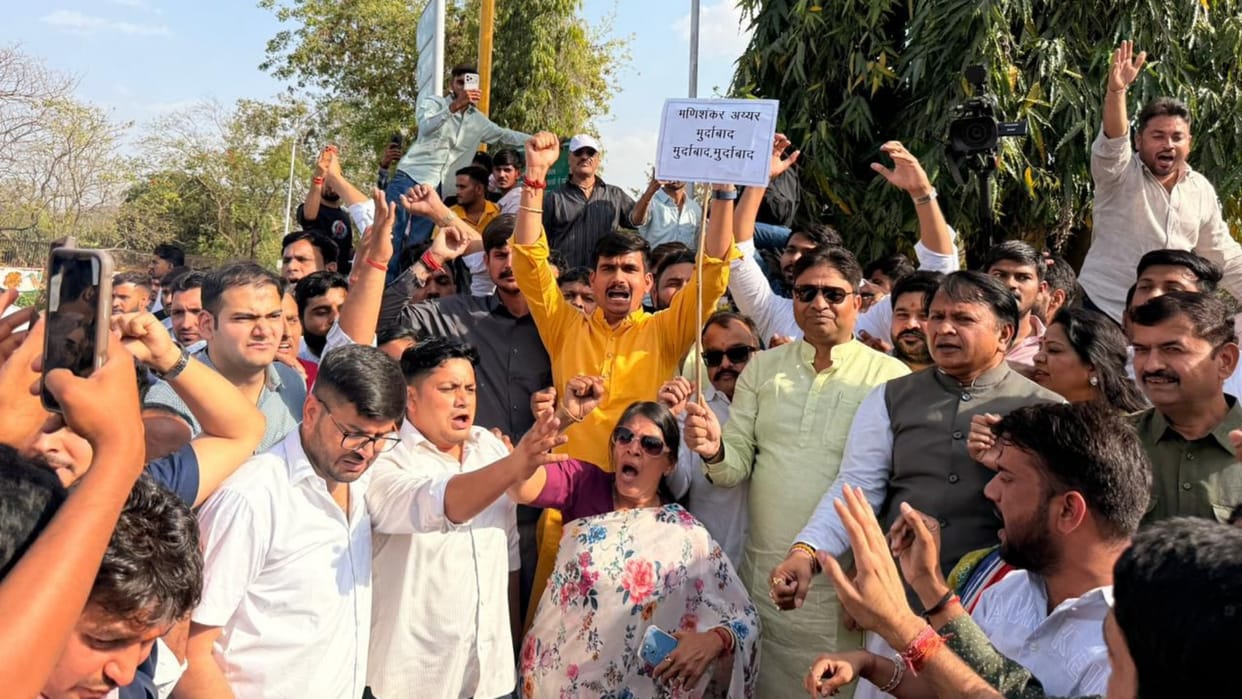 BJP Outraged Over Congress Leader Mani Shankar Aiyar's Statement; Party Workers Stage Protests in Jaipur