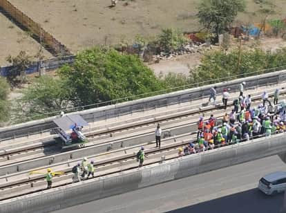 Indore: Final inspection of metro track in Indore by sitting in fifteen trolleys, now approval for operation w