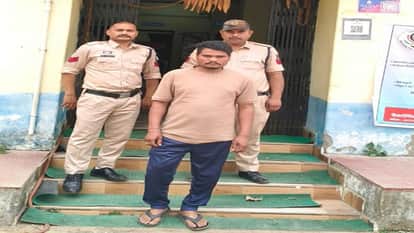 Chandramauli Arrested in UP on Charges of Blackmail Truck Driver Arrested for Transporting Paddy Using a Fake