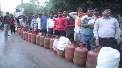 LPG crisis in Noida Delivery message received but no cylinder