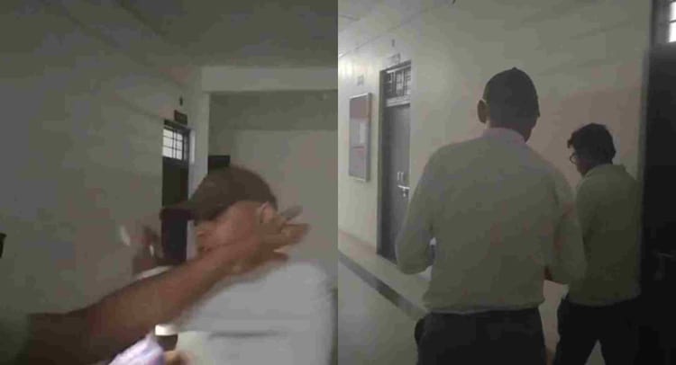 एसडीएम कार्यालय के अंदर का दृश्य