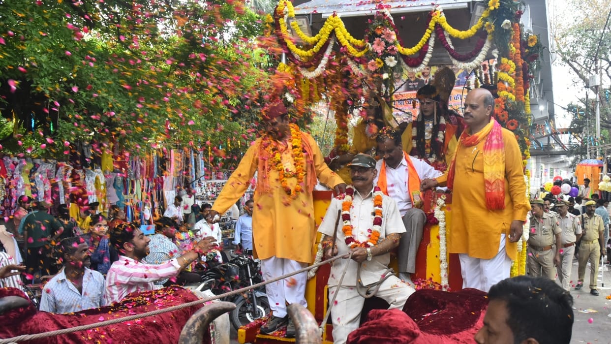 Shri Ram Procession was taken out with great pomp and grandeur in Bareilly