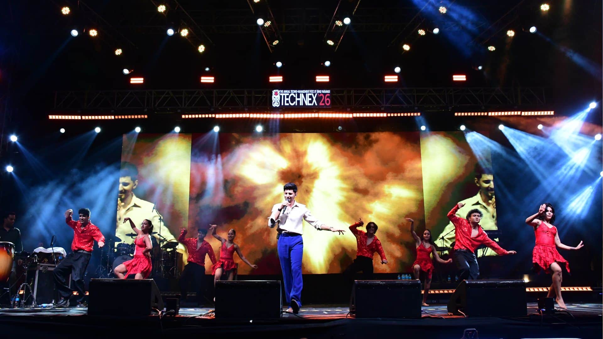 IIT BHU Technex 2026 Tech-Savvy Enthusiasts Grooved to Darshan Raval Songs for 90 Minutes in Varanasi