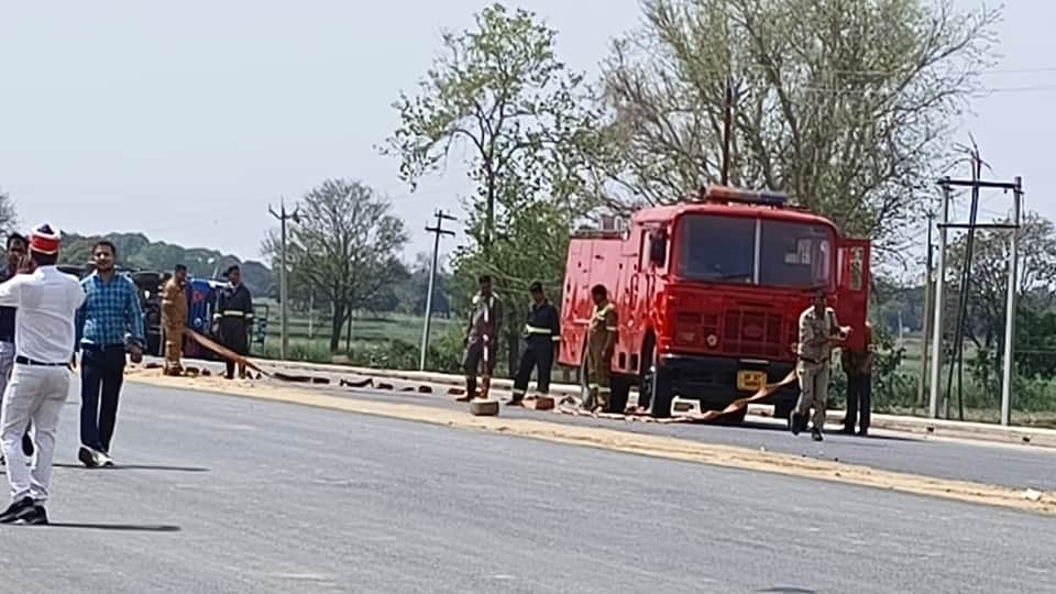 LPG filled tanker overturns after losing control on highway in Kasganj