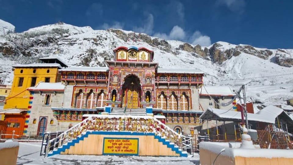 Chakrata high peaks received snowfall in March after seven years Uttarakhand snowfall