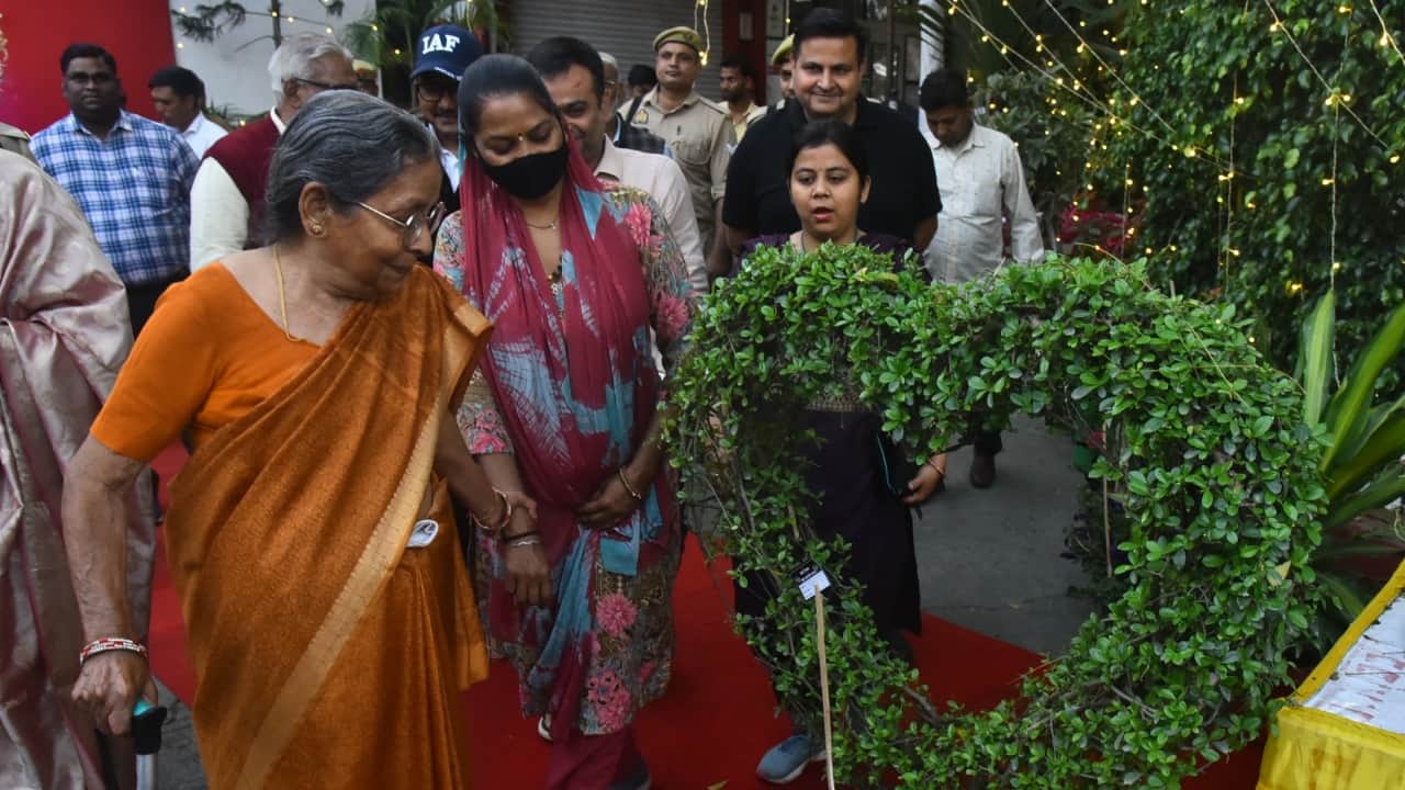 Amar Ujala Flower Exhibition Phoolon Wali Kothi Takes Top Honors Cantonment Board Wins 45 Awards