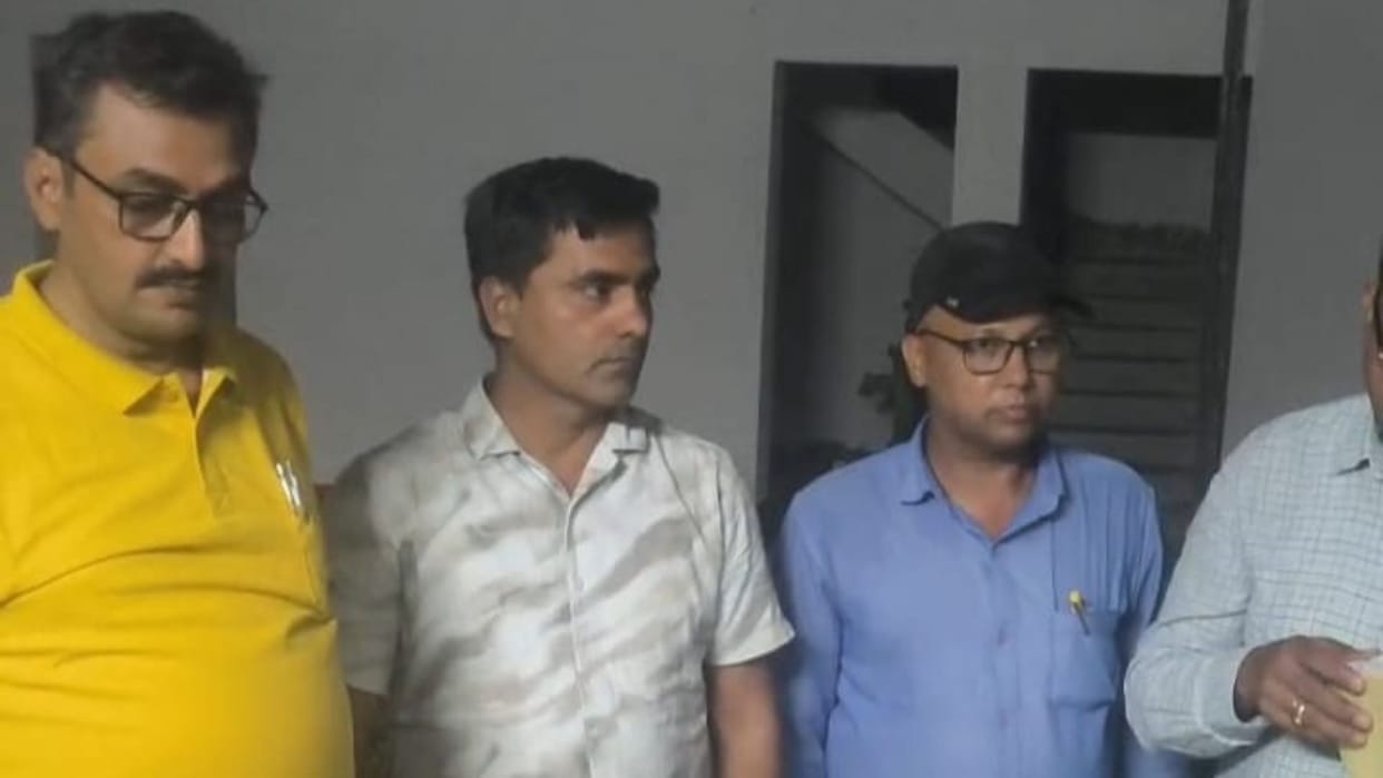 teacher taking bribe on instructions of BEO vigilance team arrested him Nalanda
