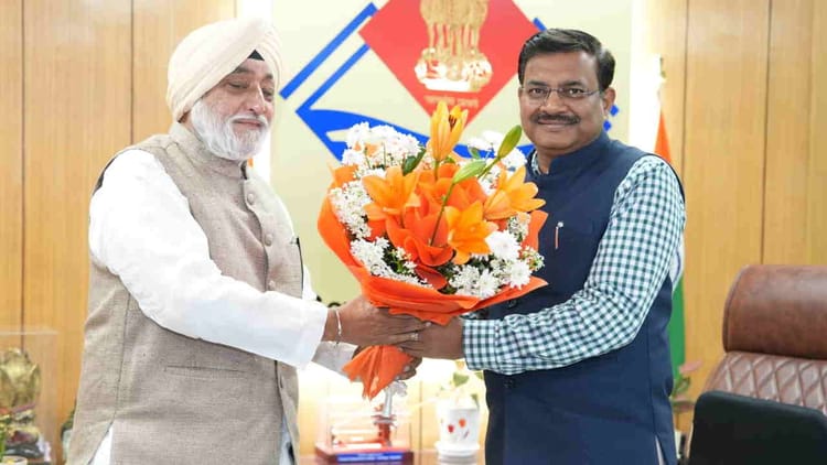 Chamoli: 23 मई 2026 को खुलेंगे हेमकुंड साहिब के कपाट, ट्रस्ट के अध्यक्ष ने की मुख्य सचिव से मुलाकात