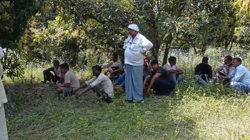 मौके पर मौजूद परिजन